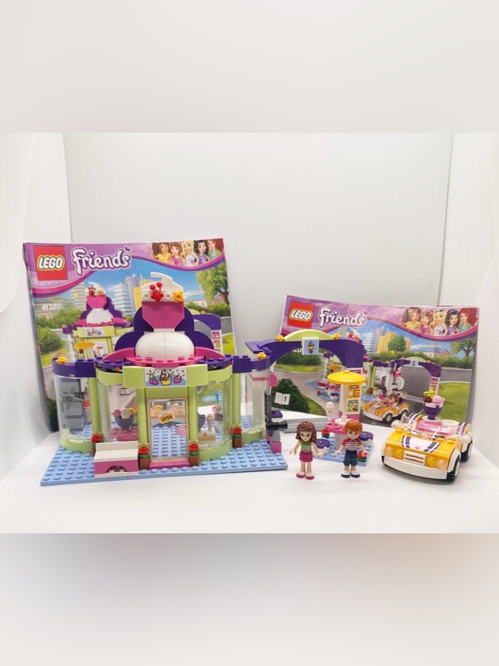 LEGO Friends Heartlake City Frozen Yogurt Shop 41320 complete set